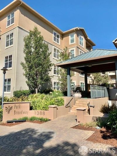 338 - 1388 Broadway, Condo with 1 bedrooms, 1 bathrooms and 1 parking in Millbrae CA | Image 1