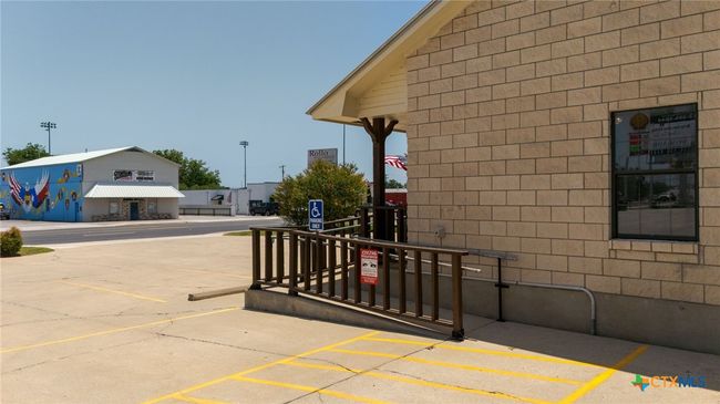 408 N Key Ave, Home with 0 bedrooms, 0 bathrooms and null parking in Lampasas TX | Image 25