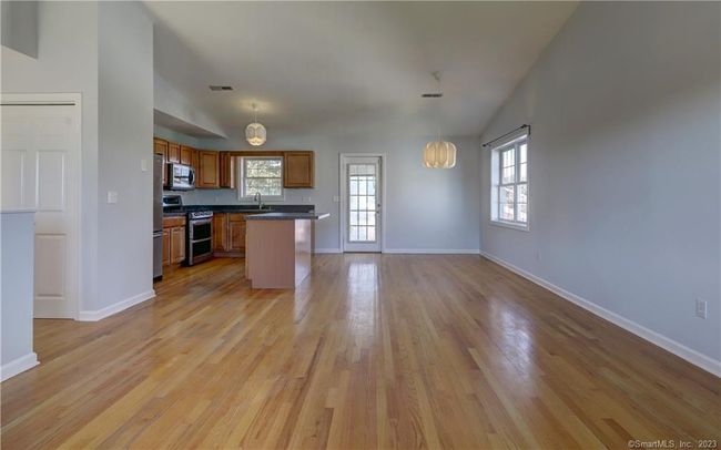 114 Meadow View Ter, House other with 3 bedrooms, 3 bathrooms and null parking in New Haven CT | Image 26
