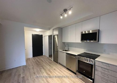 414-185 Deerfield Rd, Newmarket, ON, L3Y0G7 | Card Image