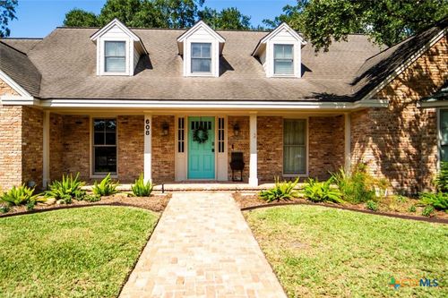 608 W Goodwin Ave, Victoria, TX, 77901-6318 | Card Image