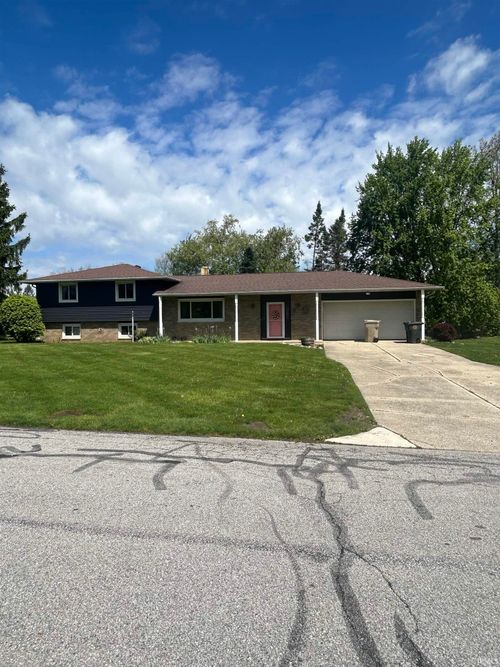 1237 Hampshire Drive, South Bend, IN, 46614-6114 | Card Image