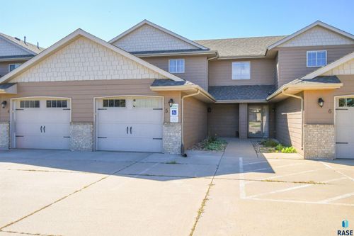 5-8801 W 32nd St Street, Sioux Falls, SD, 57106 | Card Image