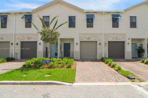 896-896 Nw 3rd Ter, Pompano Beach, FL, 33060-6256 | Card Image