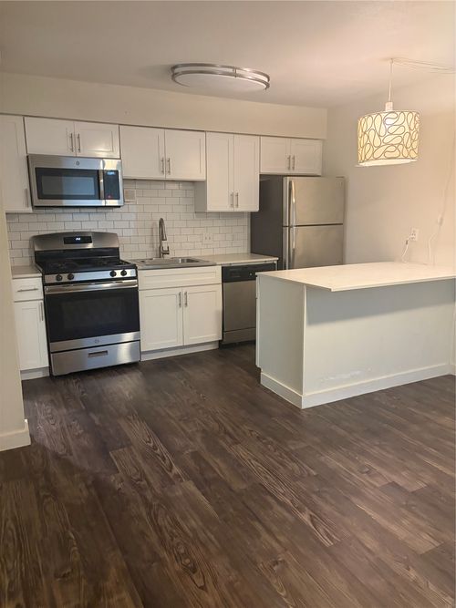 102-3503 Harmon Avenue, Austin, TX, 78705 | Card Image