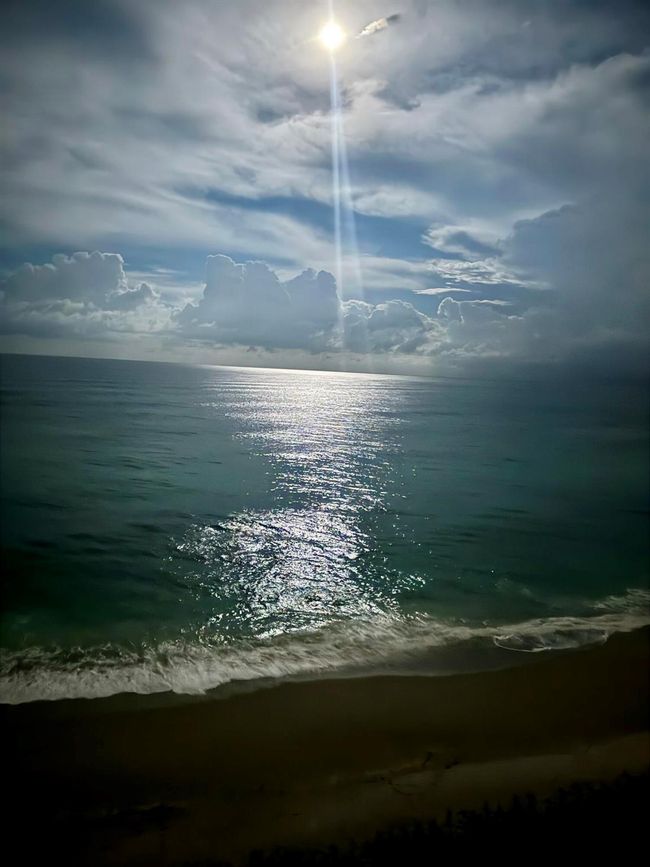 APT-7C - 5460 N Ocean Dr, Condo with 2 bedrooms, 2 bathrooms and null parking in Riviera Beach FL | Image 35