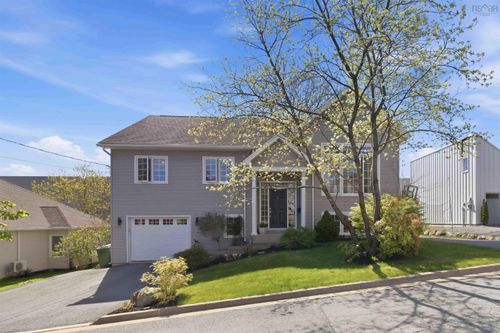 16 Boutiliers Lane, Dartmouth, NS, B2X2H7 | Card Image