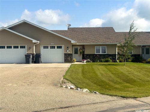 325 2 St S, Waldheim, SK, S0K | Card Image