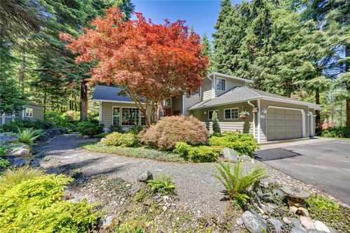 15153 Sunrise Dr Ne, Bainbridge Island, WA, 98110-4168 | Card Image