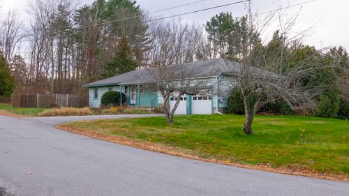 38 Woodwells Garrison Rd, Hopkinton, NH, 03229-2828 | Card Image