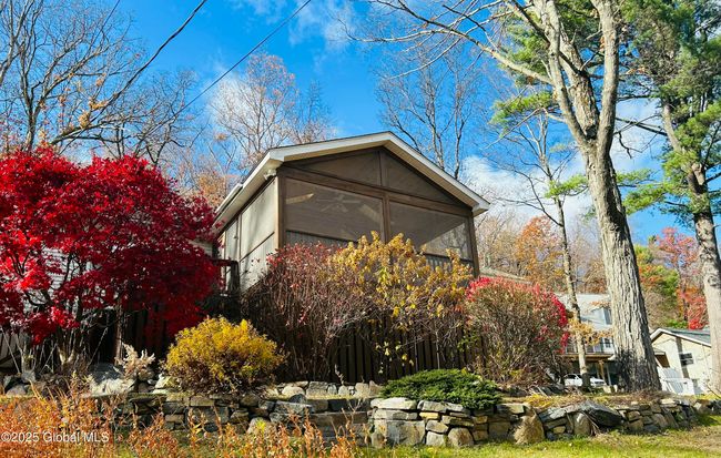 8 Sunrise Ct, House other with 3 bedrooms, 2 bathrooms and 6 parking in Silver Bay NY | Image 38