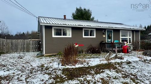 20 Valleyview Crt, North River, NS, B6L6W8 | Card Image