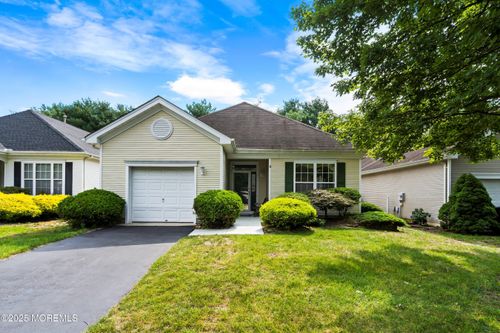 15 Evergreen Springs Dr, Lakewood, NJ, 08701-7368 | Card Image