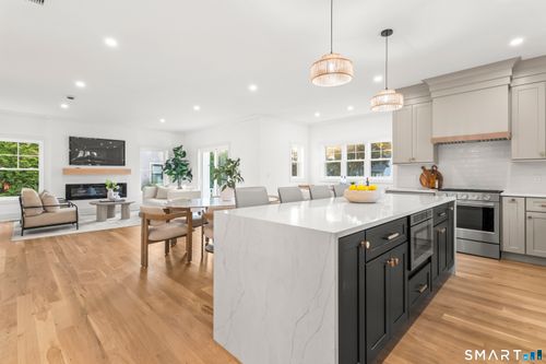 28-a-28 Country Rd, Fairfield, CT, 06824-4010 | Card Image