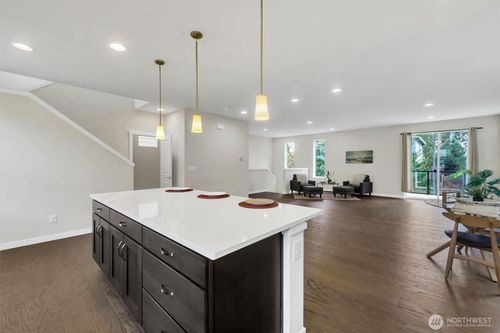 14610 36th Ave Ne, Lake Forest Park, WA, 98155-2620 | Card Image