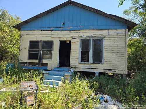 426 E 4th St, Rockdale, TX, 76567-3534 | Card Image