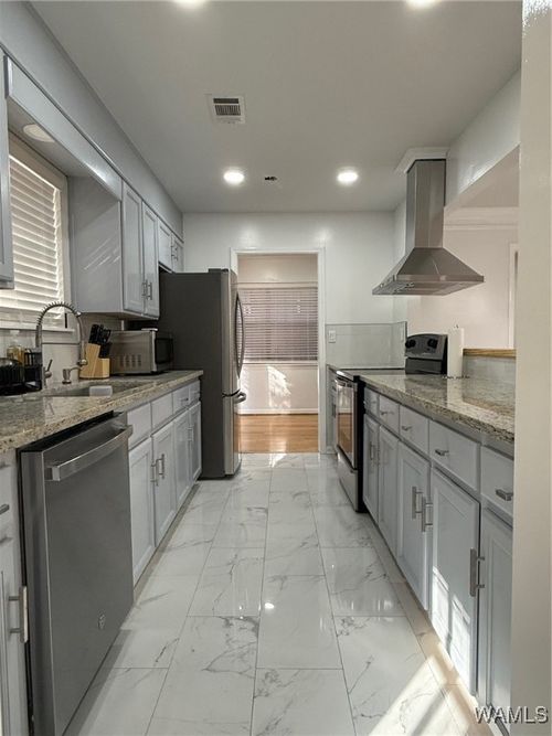 2017 Fox Ridge Rd, Tuscaloosa, AL, 35406-3056 | Card Image