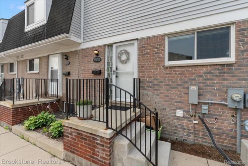 16092 W 11 Mile Road, Southfield, MI, 48076 | Card Image