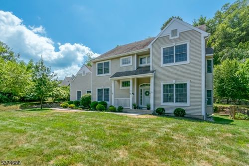 32 Castle Ct, Randolph, NJ, 07869-2023 | Card Image