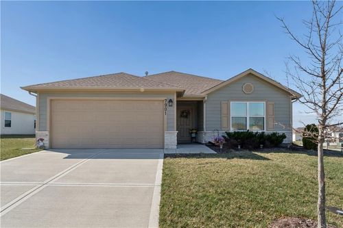 7901 Se 6th St, Blue Springs, MO, 64014-5239 | Card Image