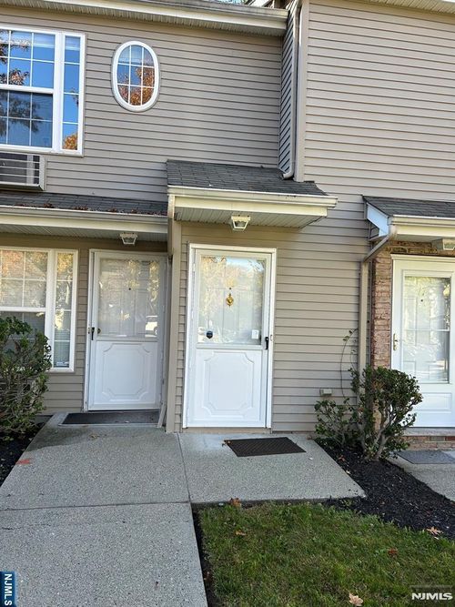 16 Perrin Pl, Saddle River, NJ, 07458-2376 | Card Image