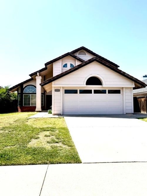 39925 Falcon Way, Murrieta, CA, 92562-4052 | Card Image
