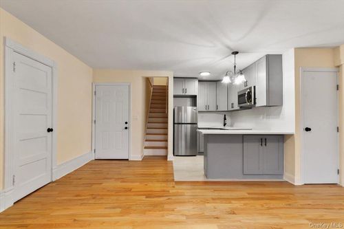 apt-3f-116 Corlies Ave, Pelham, NY, 10803-1900 | Card Image