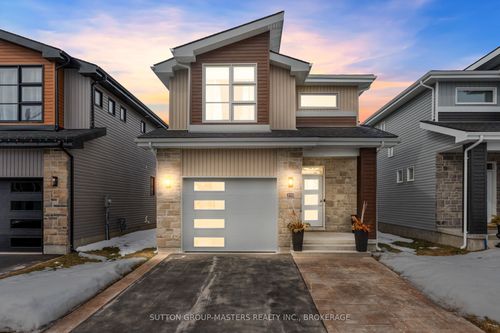 210 Superior Dr, Amherstview, ON, K7N0G1 | Card Image