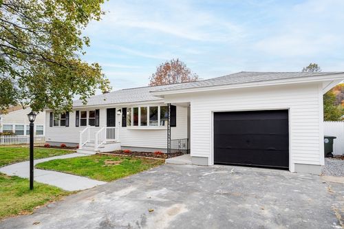 44 Old Brook Rd, Leominster, MA, 01453-3945 | Card Image