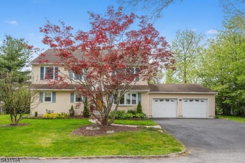 6 Madoc Trl, Oak Ridge, NJ, 07438-9313 | Card Image