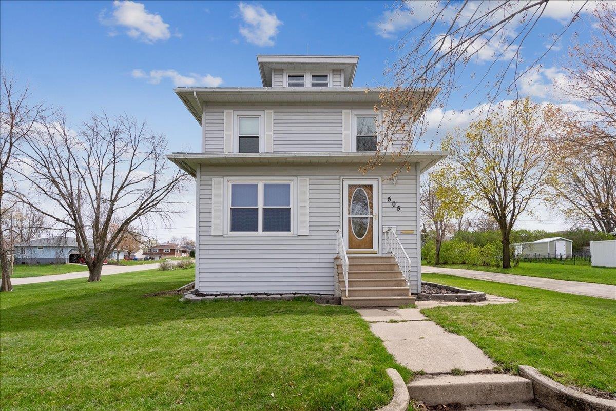 6th Ave, Oelwein, IA 50662