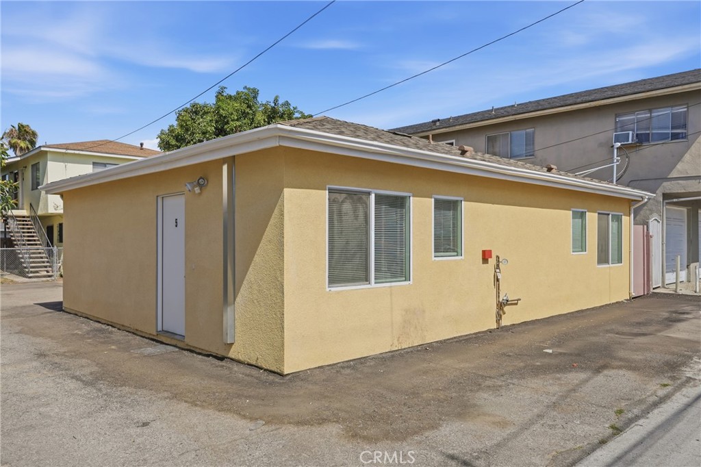 Residential Lease in Inglewood 2