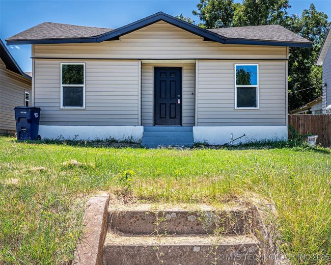 1015 E Main St, House other with 3 bedrooms, 2 bathrooms and null parking in Shawnee OK | Image 4