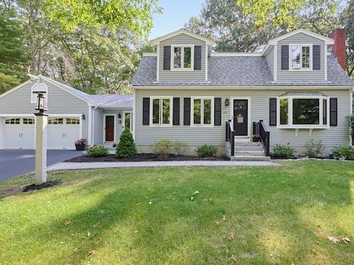 209 Highland St, Stoughton, MA, 02072-3898 | Card Image