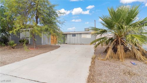 6304 Parsifal Pl, Las Vegas, NV, 89107-1342 | Card Image