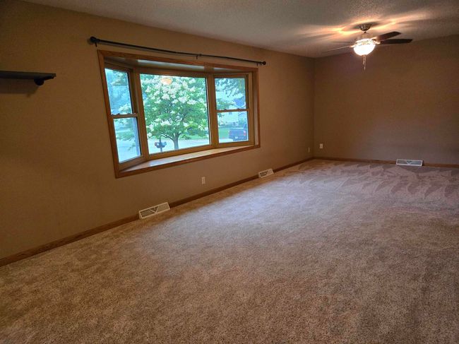 1005 Red Maple Ave, House other with 3 bedrooms, 2 bathrooms and null parking in Cresco IA | Image 6
