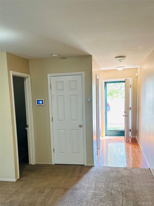 227 Tucker St, Pontiac, MI, 48341-1076 | Card Image