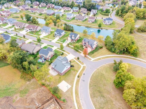 14097 Burlwood Ln, Van Buren Twp, MI, 48111-2081 | Card Image