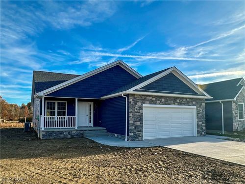 261 Potters Cir, Girard, OH, 44420-1221 | Card Image