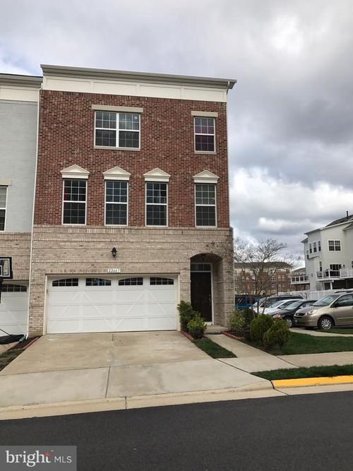 22667 Flowing Spring Sq, BRAMBLETON, VA, 20148-4893 | Card Image