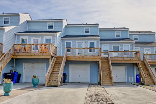 62 Bermuda Landing Pl, N Topsail Beach, NC, 28460-8500 | Card Image