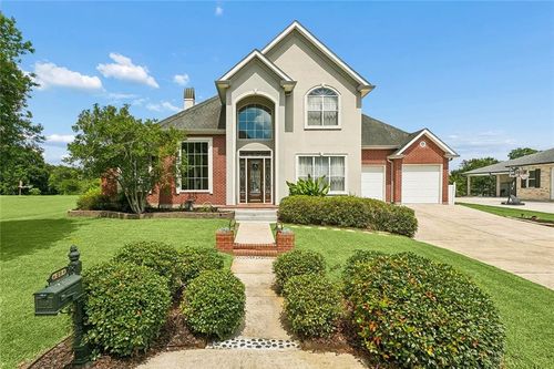 89 Natchez Trace Dr, Harvey, LA, 70058-6114 | Card Image