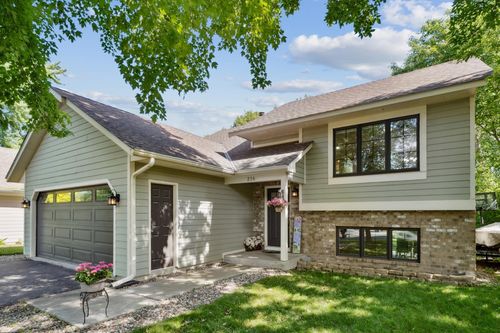216 Wildhurst Rd, Waconia, MN, 55387-9739 | Card Image