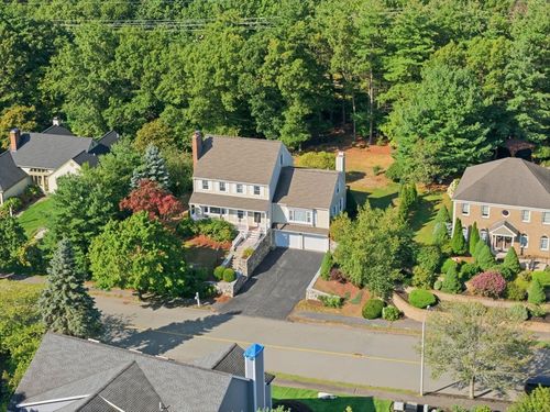 32 Hammersmith Dr, Saugus, MA, 01906-4433 | Card Image