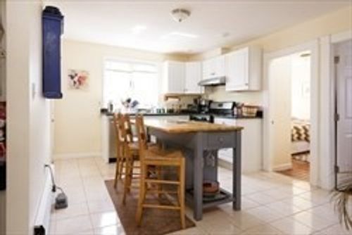 apt-2r-12 Kilby St, Somerville, MA, 02143-2948 | Card Image