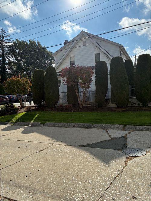 fl-1st-118 Columbus Ave, Valhalla, NY, 10595-1723 | Card Image