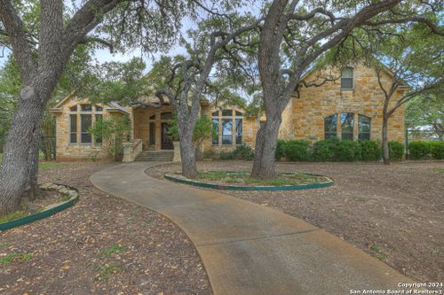 197 Falling Hls, New Braunfels, TX, 78132-2202 | Card Image