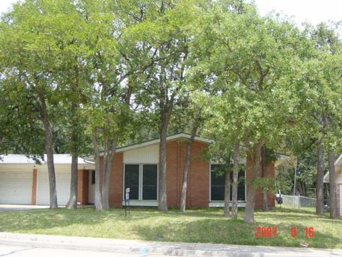 61 Somerset Ter, Bedford, TX, 76022-6540 | Card Image