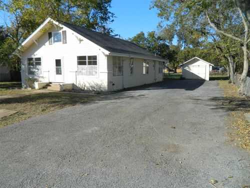 110 W Mulberry St, Leonard, TX, 75452-2430 | Card Image