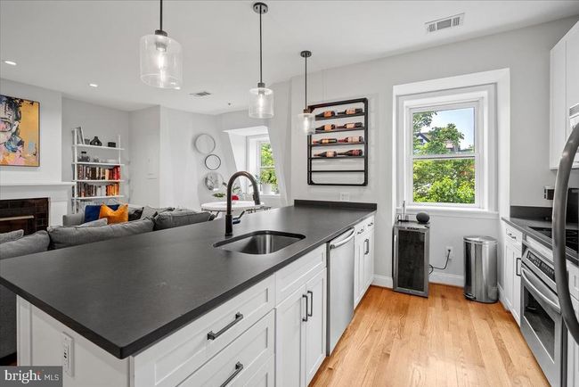 APT-4 - 1407 15 Th St Nw, Townhouse with 2 bedrooms, 2 bathrooms and null parking in WASHINGTON DC | Image 7